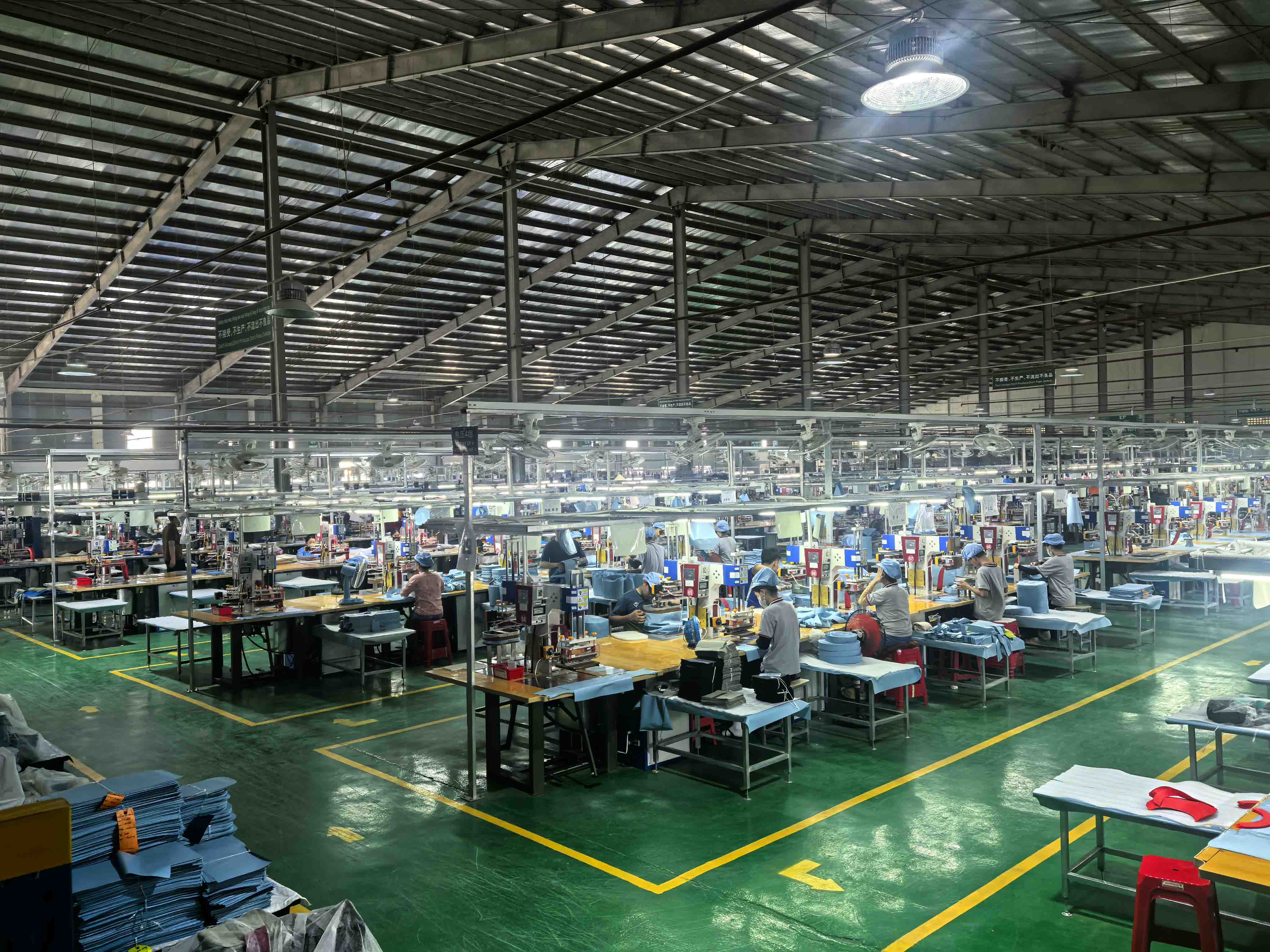 Vietnam Soft Cooler Factory: Sealocks produksjonslinje i Ho Chi Minh City